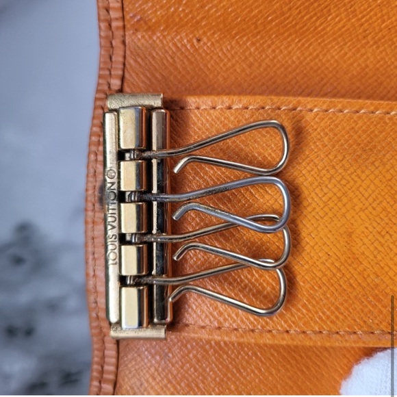 LV Key Case Epi Leather Authentic EUC - Picture 6 of 13